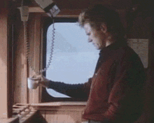 Macgyver Macgyver Ape GIF - Macgyver Macgyver Ape Macgyver Ghost Ship GIFs