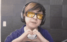 Girbeagly Finger_hearts GIF