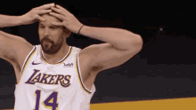 Lakers Wtf GIF - Lakers Wtf Omg GIFs