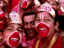 Bajrangi Bhaijaan GIF - Bajrangi Bhaijaan Salman Khan Selfie Le Le Re GIFs