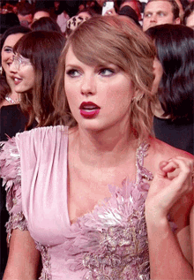 Taylor Swift Sassy GIF - Taylor Swift Sassy Taylor Swift Reaction GIFs
