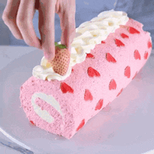 Roll Cake Strawberry GIF - Roll Cake Strawberry Cake Roll GIFs