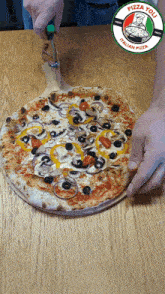 Pizza Yoli Newent GIF - Pizza Yoli Newent GIFs