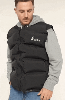 Inflatable Puffer Vest Gilet GIF - Inflatable Puffer Vest Gilet Puffy Vest GIFs