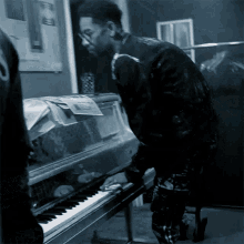 Playing The Piano Pnb Rock GIF - Playing The Piano Pnb Rock Pianist GIFs