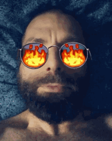 Kiss Beard GIF - Kiss Beard Fire GIFs