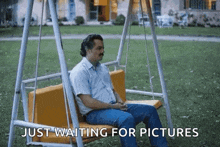 Waiting Waiting Patiently GIF - Waiting Waiting Patiently Waiting For You GIFs