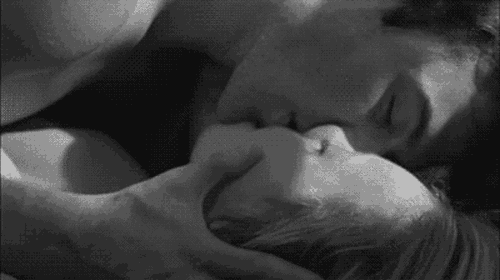 Delena kiss (gif made by moi) :)