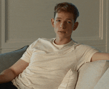 Talking With Someone Art GIF - Talking With Someone Art Mike Faist GIFs