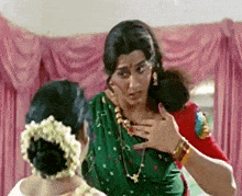 Aan Azhagan Azhagan GIF - Aan Azhagan Azhagan Prashant In Lady Getup GIFs