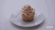 Cupcake Pastry GIF - Cupcake Pastry Dessert GIFs