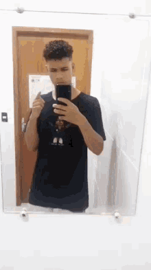 Brabo Mirror Selfie GIF - Brabo Mirror Selfie Handsome GIFs
