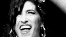 Amy Winehouse Laughing GIF - Amy Winehouse Laughing Amy Winehouse Laughing GIFs