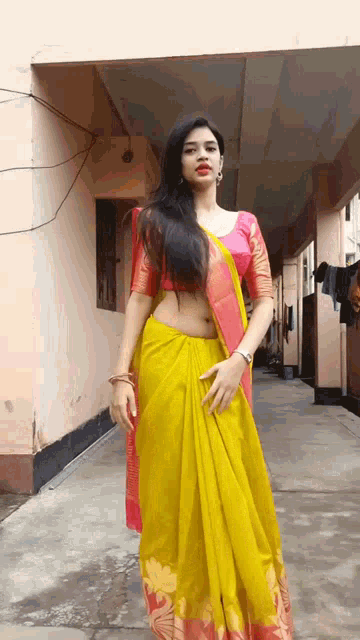 ♥️ I'm a saree girl! ♥️ | Instagram