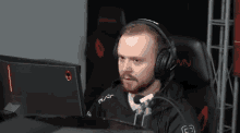 Serious Playing GIF - Serious Playing Professional Player GIFs