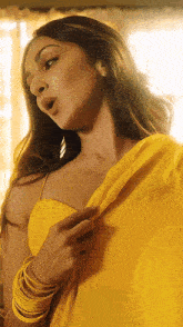 Kiara Hot Kiara Advani Hot GIF - Kiara Hot Kiara Advani Hot Hot In Yellow GIFs