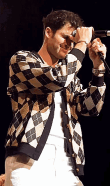 Darren Criss Singing GIF - Darren Criss Singing Avdc GIFs