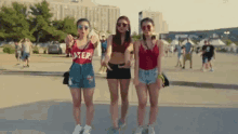 Ultra Hand Sign Friends GIF - Ultra Hand Sign Friends Squad GIFs