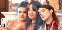 Kaachi Selfie GIF - Kaachi Selfie Nicole GIFs