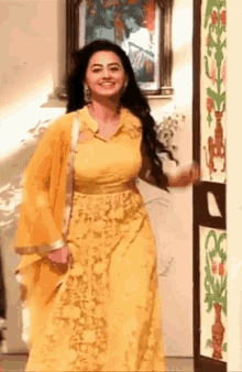 Helly Shah Running Late GIF - Helly Shah Running Late Excited GIFs
