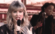 What Confused GIF - What Confused Taylor Swift GIFs