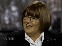 Woman-wearing-glasses Eye-glasses GIF - Woman-wearing-glasses Eye-glasses Female-interviewers GIFs