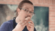 Eat Joshua Weissman GIF - Eat Joshua Weissman Bite GIFs