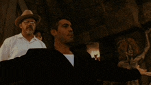 This Is My Kinda Place From Dusk Till Dawn GIF - This Is My Kinda Place From Dusk Till Dawn George Clooney GIFs