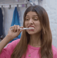 brush karna rinki chaudhary daant saaf karna subha subha brush karna brushing teeth