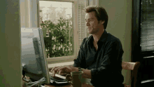 Jim Carrey Typing GIF - Jim Carrey Typing Replies GIFs