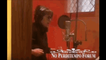 Paola Cortellesi No Perditempo Forum GIF - Paola Cortellesi No Perditempo Forum Recording GIFs
