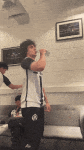 Humping Leve Carzzy GIF - Humping Leve Carzzy Mad Lions GIFs