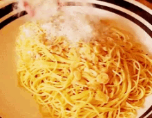 spaghetti garlic parmesan alho queijo