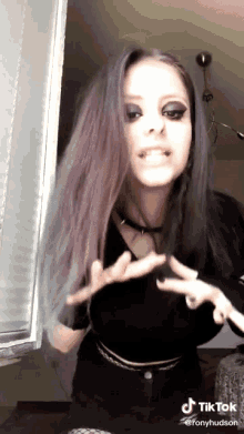 tiktok rony hudson rock girl metal girl black dress