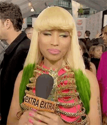 Nicki Minaj Red Carpet GIF - Nicki Minaj Red Carpet Interview GIFs