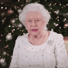 Queen Queen Elizabeth GIF - Queen Queen Elizabeth Elizabeth GIFs