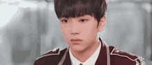 Trcng Hohyeon GIF - Trcng Hohyeon Look Up GIFs