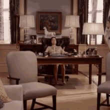 Veep Spin GIF - Veep Spin Spinning GIFs