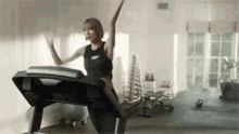 Treadmill Fail GIF - Treadmill Fail Taylor Swift GIFs