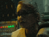 a woman wearing glasses has the hashtag lialmeida05 at the bottom of the image