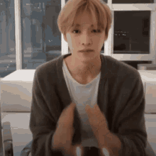 Sungchan Ohsoacquiescent GIF - Sungchan Ohsoacquiescent Blonde GIFs