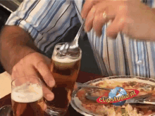 Beer Spoon GIF - Beer Spoon Anita En Ed GIFs