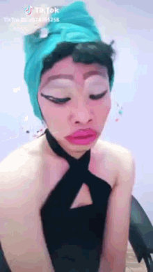 Sing Silly GIF - Sing Silly Make Up GIFs