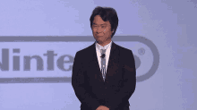 shigeru miyamoto video games bow nintendo bowing
