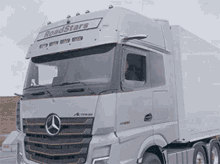 Hoi He Truck Driver GIF - Hoi He Truck Driver Mercedes Benz Trucks GIFs