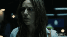 a woman says claro que si in a netflix ad