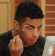 Putting On Eyeshadow Jax GIF - Putting On Eyeshadow Jax Rupauls Drag Race GIFs