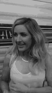 Ellie Goulding Thumbs Up GIF - Ellie Goulding Thumbs Up Fuck You GIFs