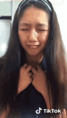 Kaori Oinuma Crying GIF - Kaori Oinuma Crying Tik Tok GIFs