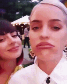 Anne Marie Charli Xcx GIF - Anne Marie Charli Xcx Tongue Out GIFs